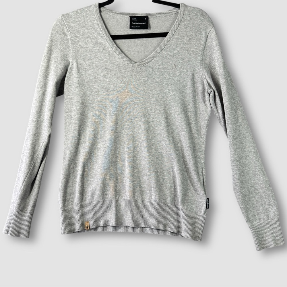 Peak Performance Grey V-neck Casual Style Cotton Women Sweater Size Medium